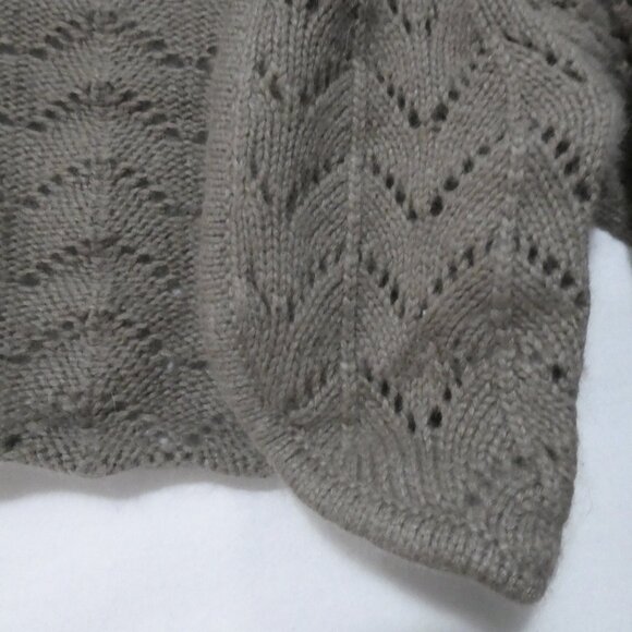 MASSIMO | small | Chic Crochet Cropped Cardigan - Picture 8 of 16